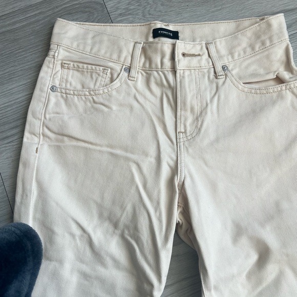 New express Mid Rise Medium Wash '70s Flare Jean. Perfect y2k look. Size 0 - Picture 5 of 7